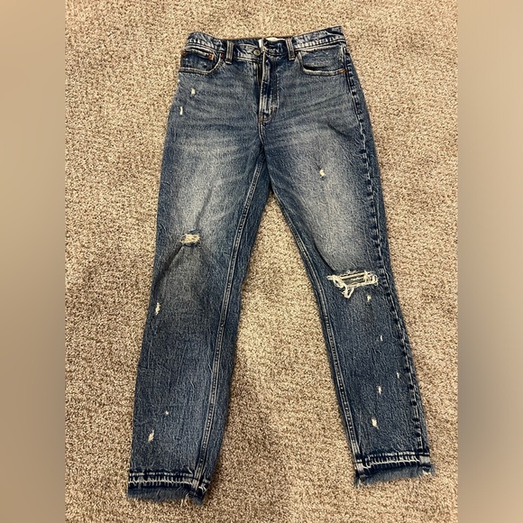 Abercrombie High Rise Mom Jeans - Picture 1 of 3